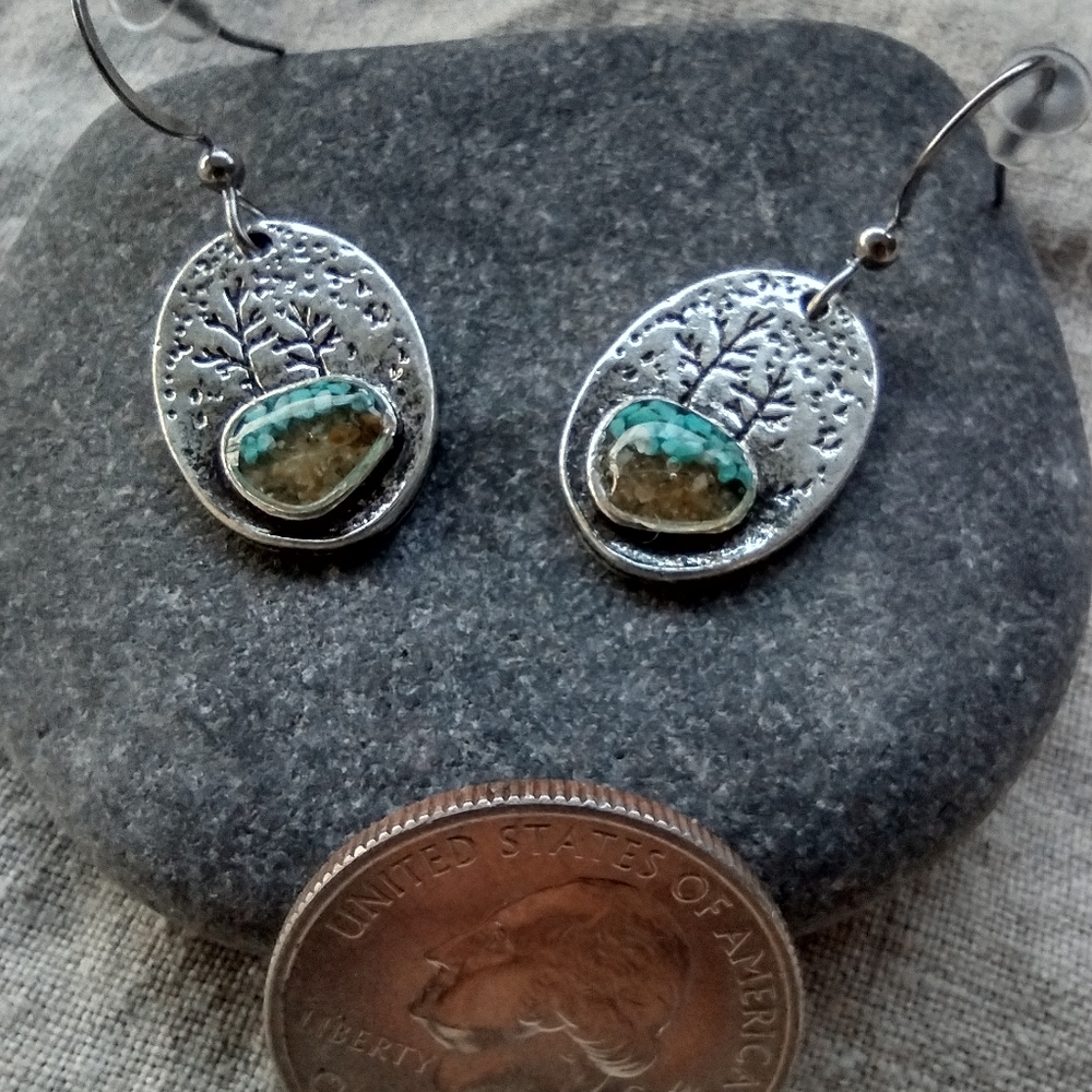 LAST PAIR! Two Little Trees beautiful earrings - Picture 3 of 4